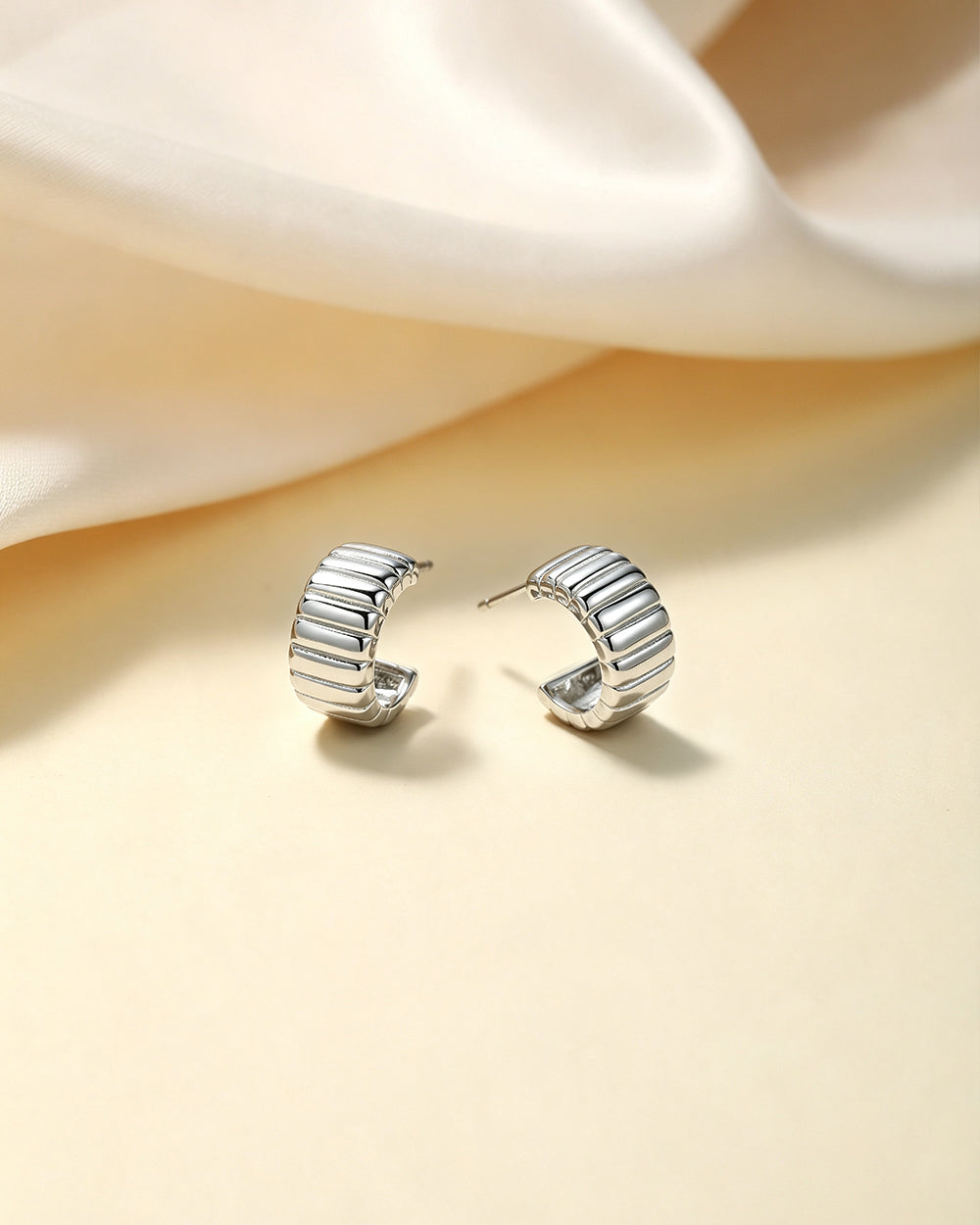 Ribbed Link Hoop Earrings