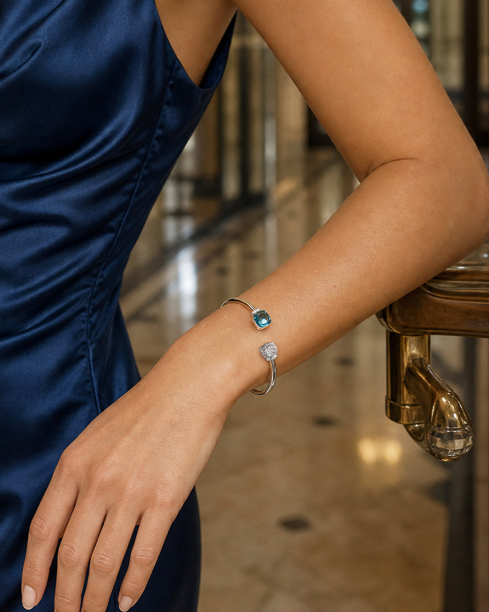 Elegant blue 18K gold-plated zircon bracelet